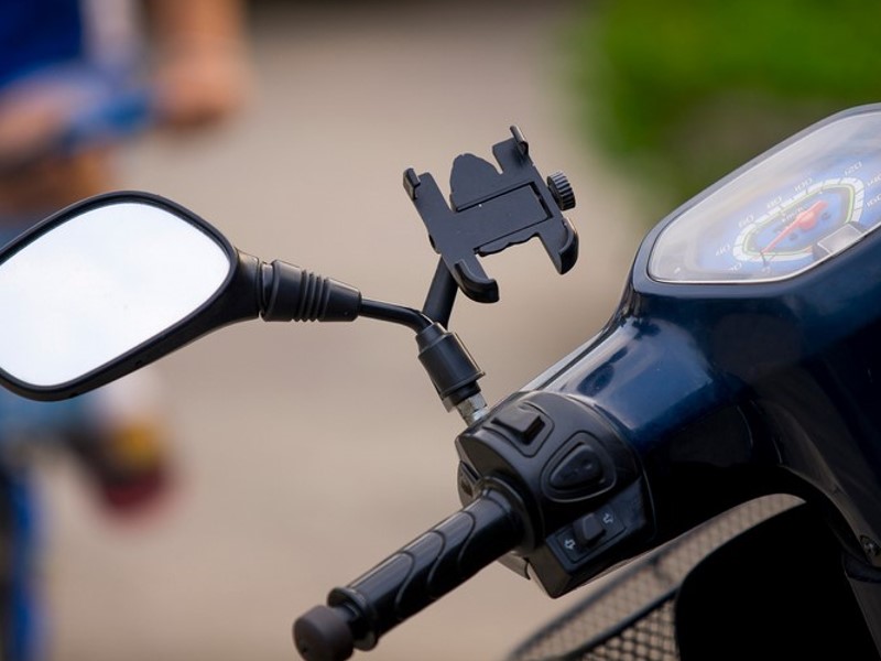 Stalak za mobitel za motor